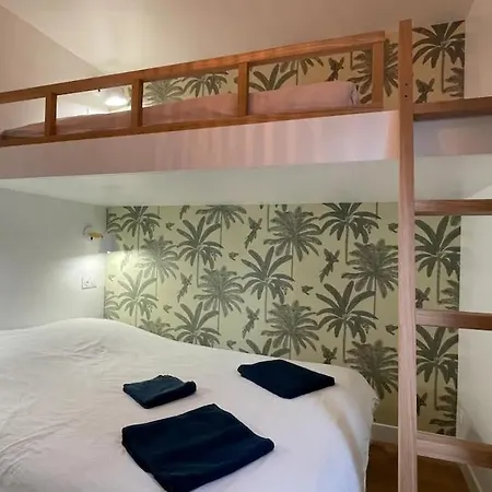 Paroga A 100m De La Apartment