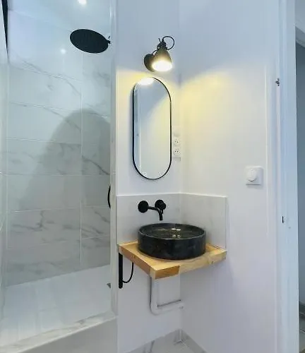 Paroga A 100m De La Appartement *