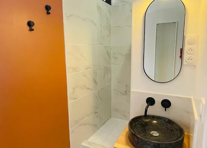 Paroga A 100m De La Appartement *