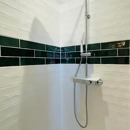 Paroga A 100m De La Мерлимон