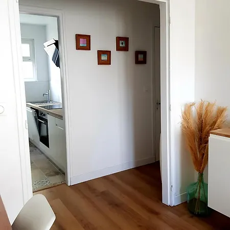 Апартаменты Paroga A 100m De La Мерлимон